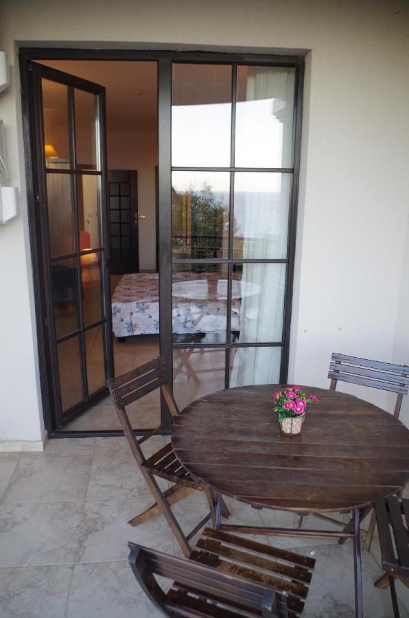 Beautiful 1St-Line Seaview Private Appartement In The Cliff Resort ابزور المظهر الخارجي الصورة